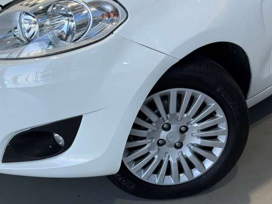 FIAT-PALIO-1.6 MPI ESSENCE 16V FLEX 4P AUTOMATIZADO FIAT-PALIO-2012