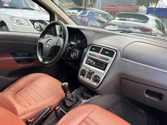 FIAT-PUNTO-2011