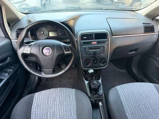 FIAT-PUNTO-1.6 ESSENCE 16V FLEX 4P AUTOMATIZADO FIAT-PUNTO-2010