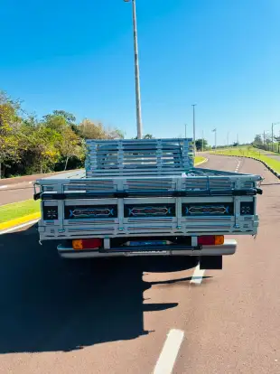 FORD-F-1000-1984