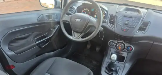 FORD-FIESTA-2015