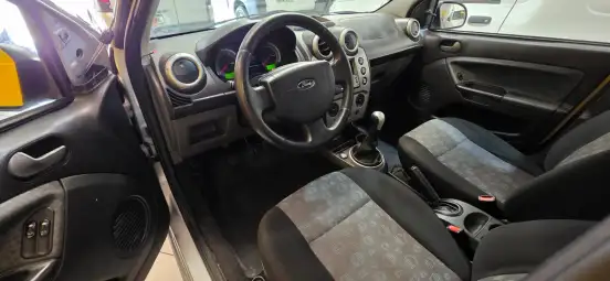 FORD-FIESTA-2013