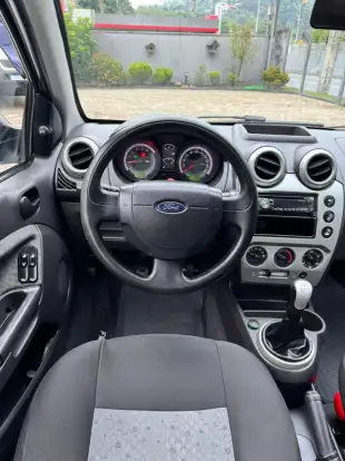 FORD-FIESTA-2014
