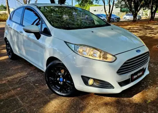FORD-FIESTA-2015