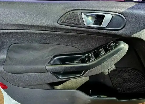 FORD-FIESTA-2015