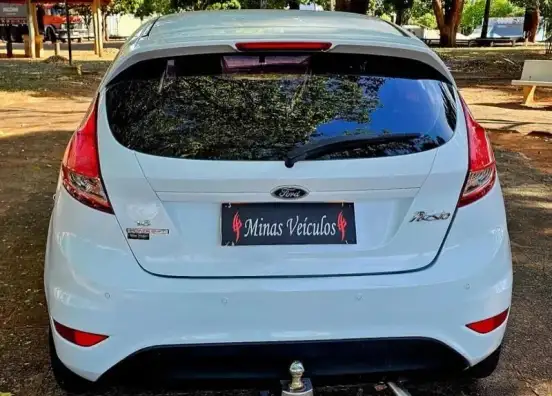 FORD-FIESTA-2015