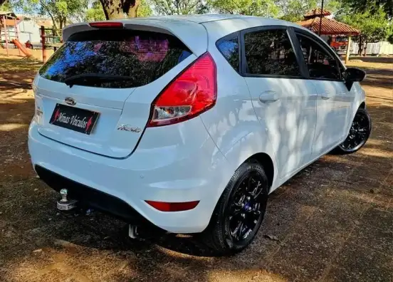 FORD-FIESTA-2015