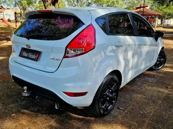 FORD-FIESTA-1.6 SE SEDAN 16V FLEX 4P MANUAL FORD-FIESTA-2015