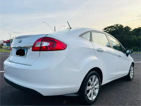 FORD-FIESTA-2011