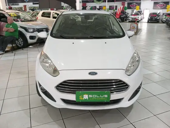 FORD FIESTA 1.6 SE SEDAN 16V FLEX 4P POWERSHIFT