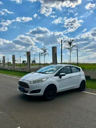 FORD FIESTA 1.6 TITANIUM HATCH 16V FLEX 4P POWERSHIFT