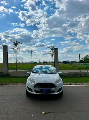 FORD-FIESTA-2015