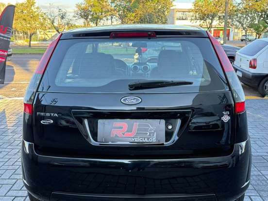 FORD-FIESTA-2012