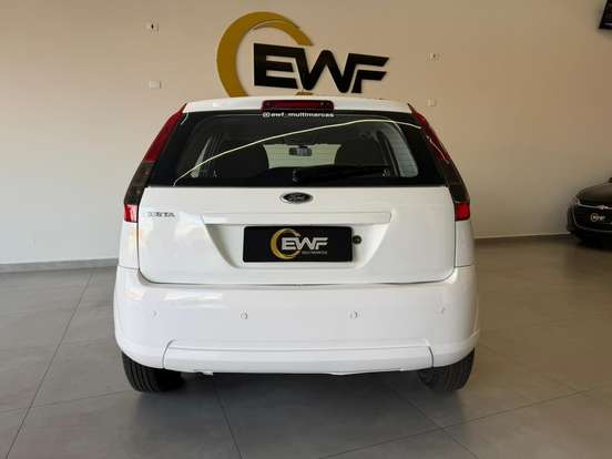 FORD-FIESTA-2014