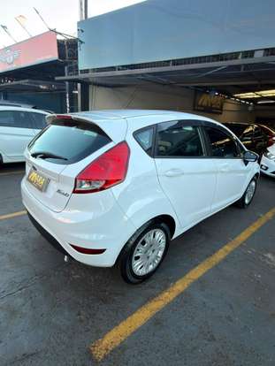 FORD-FIESTA-2015