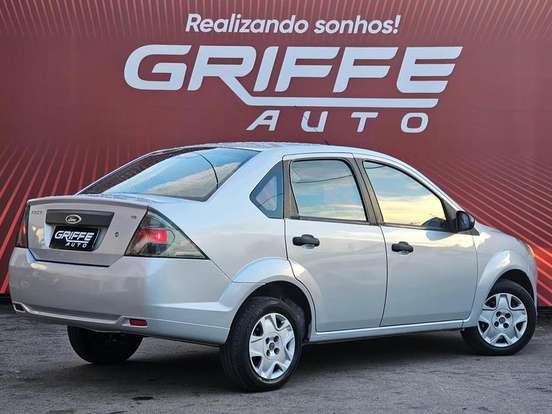 FORD-FIESTA-2010