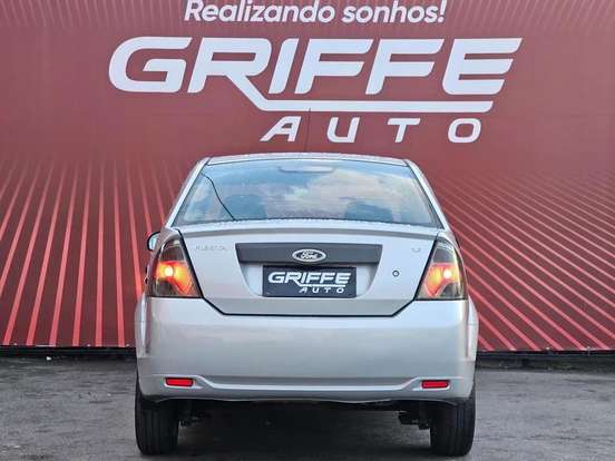 FORD-FIESTA-2010