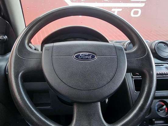 FORD-FIESTA-2010
