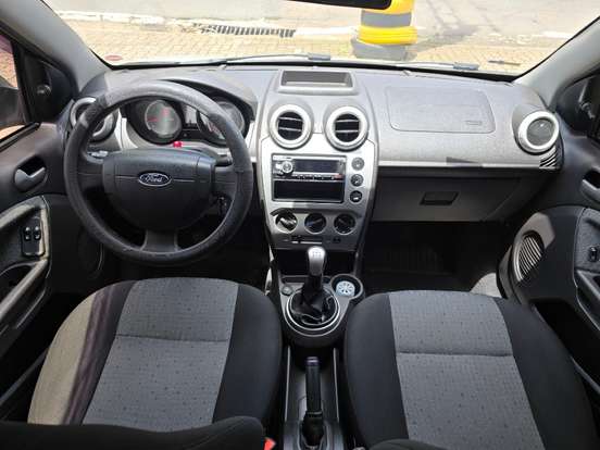 FORD-FIESTA-2012