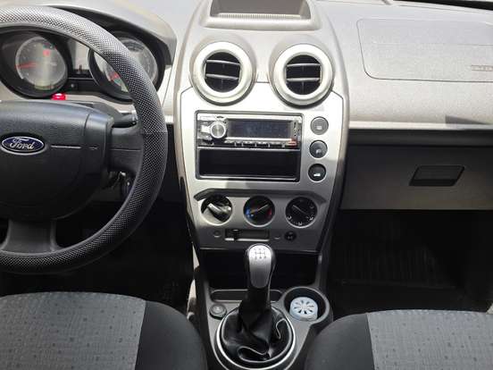 FORD-FIESTA-2012