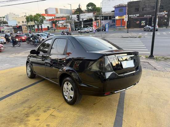 FORD-FIESTA-1.6 ROCAM SE SEDAN 8V FLEX 4P MANUAL FORD-FIESTA-2013