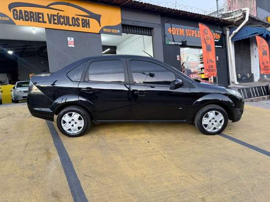 FORD-FIESTA-1.6 ROCAM SE SEDAN 8V FLEX 4P MANUAL FORD-FIESTA-2013