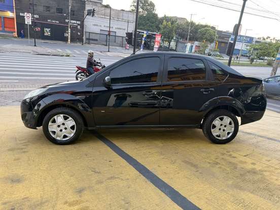 FORD-FIESTA-1.6 ROCAM SE SEDAN 8V FLEX 4P MANUAL FORD-FIESTA-2013