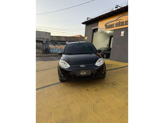 FORD-FIESTA-2013