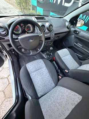 FORD-FIESTA-2011