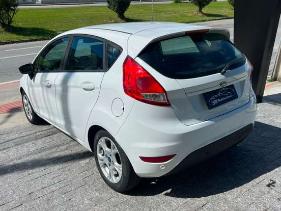 FORD-FIESTA-1.6 SE HATCH 16V FLEX 4P MANUAL FORD-FIESTA-2015