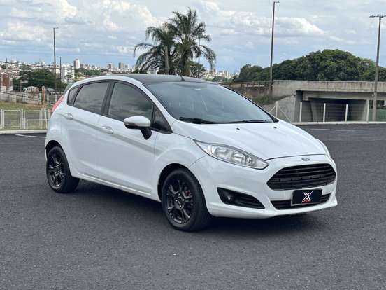 FORD-FIESTA-2014