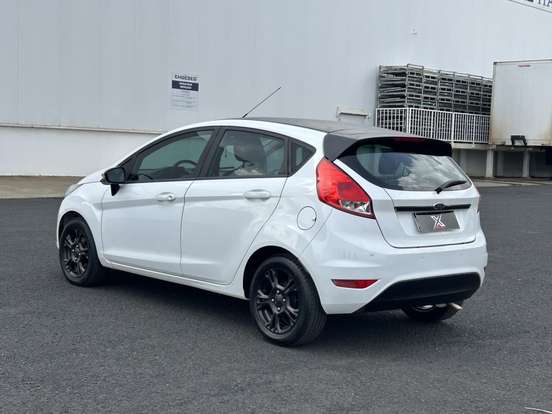 FORD-FIESTA-2014