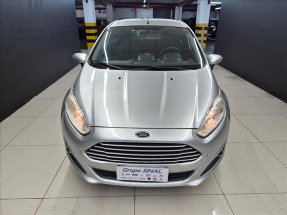 FORD FIESTA 1.6 SE HATCH 16V FLEX 4P POWERSHIFT