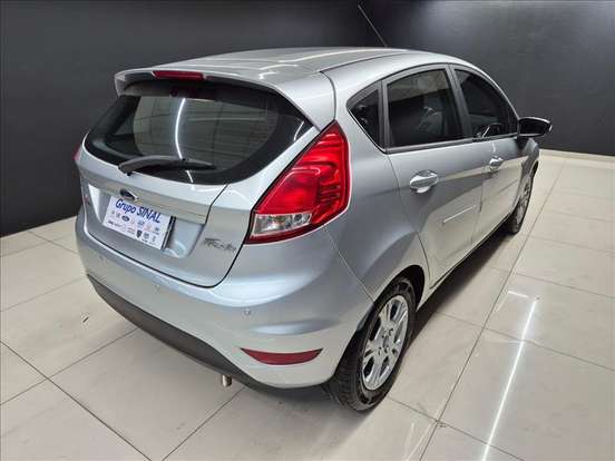 FORD-FIESTA-2014