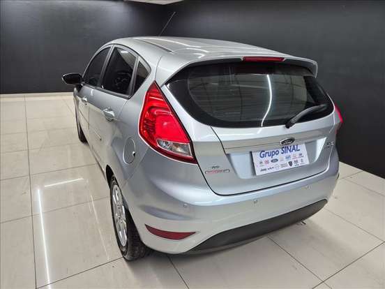 FORD-FIESTA-2014