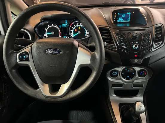 FORD-FIESTA-2015