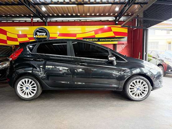 FORD-FIESTA-1.6 TITANIUM HATCH 16V FLEX 4P AUTOMÁTICO FORD-FIESTA-2014