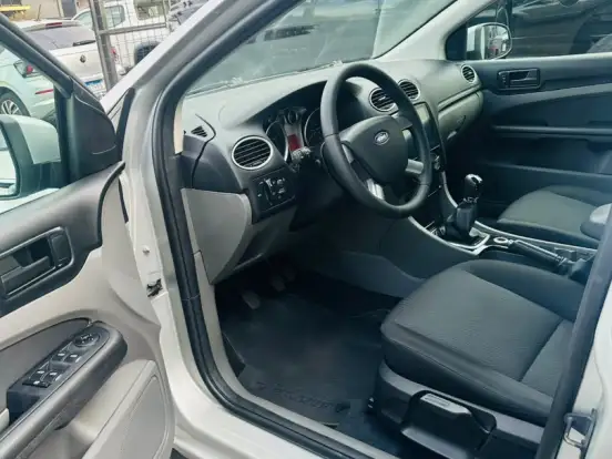 FORD-FOCUS-1.6 SE 16V FLEX 4P MANUAL FORD-FOCUS-2013