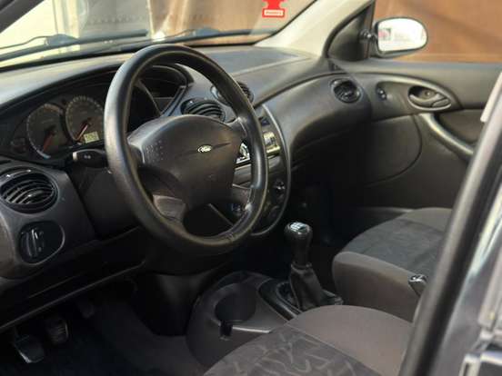 FORD-FOCUS-2007