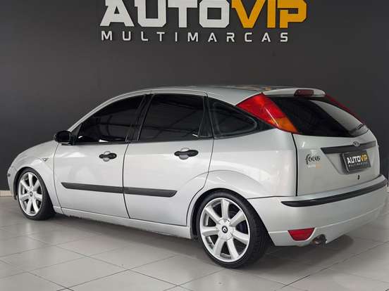 FORD-FOCUS-1.6 GLX SEDAN 8V GASOLINA 4P MANUAL FORD-FOCUS-2004