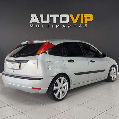 FORD-FOCUS-2004