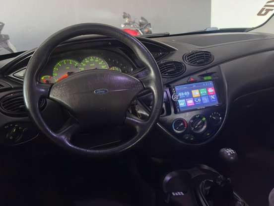 FORD-FOCUS-1.6 GLX SEDAN 8V GASOLINA 4P MANUAL FORD-FOCUS-2004