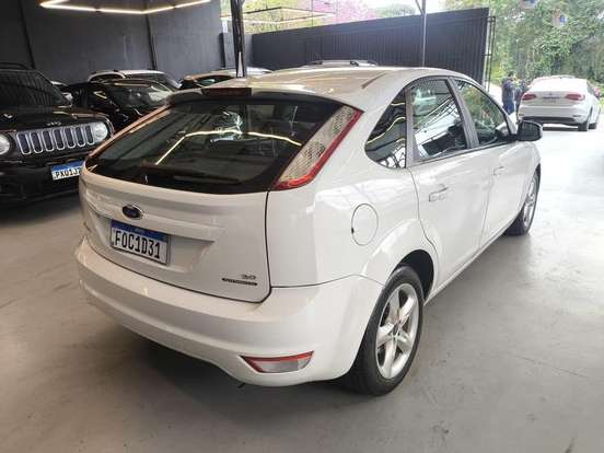 FORD-FOCUS-2.0 GLX 16V FLEX 4P AUTOMÁTICO FORD-FOCUS-2013