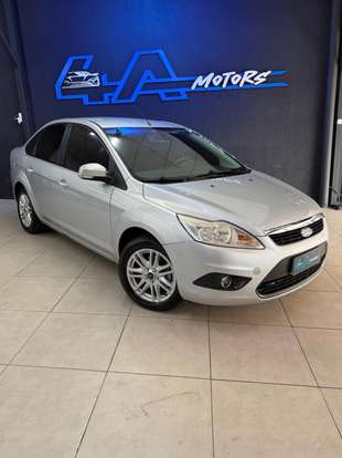 FORD-FOCUS-2011
