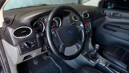 FORD-FOCUS-2013