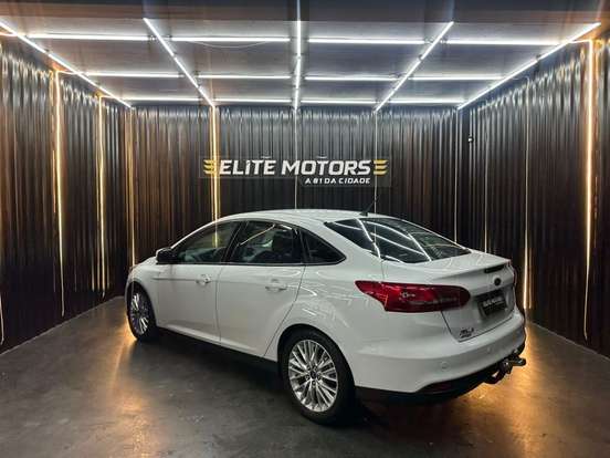 FORD-FOCUS-2015