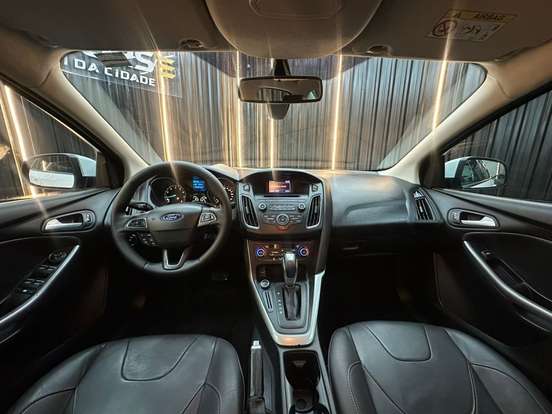 FORD-FOCUS-2015