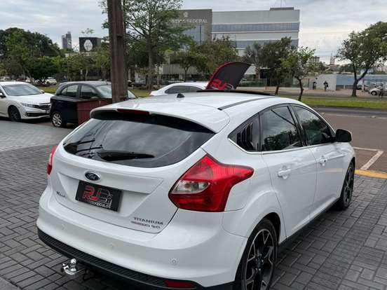FORD-FOCUS-2015