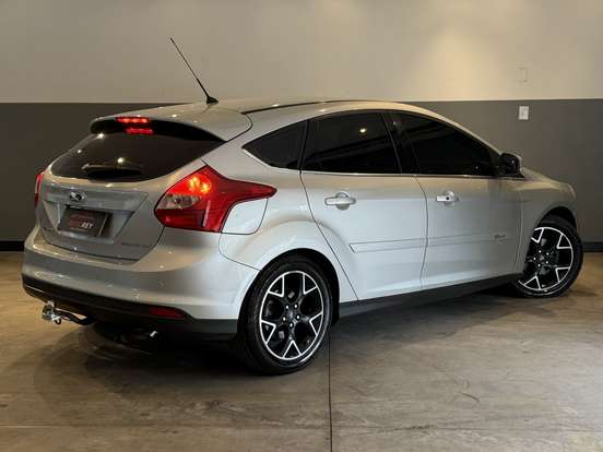 FORD-FOCUS-2014