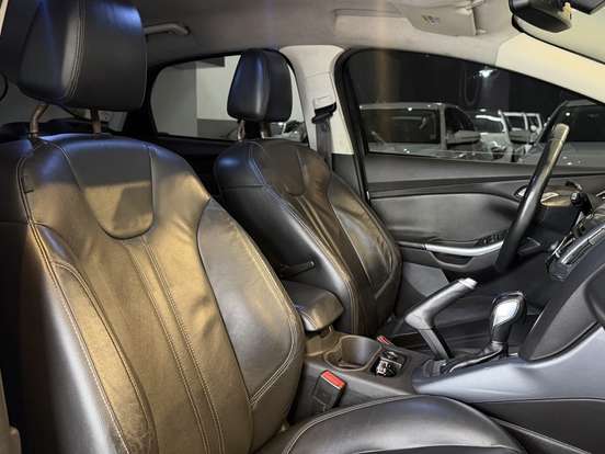 FORD-FOCUS-2.0 TITANIUM 16V FLEX 4P POWERSHIFT FORD-FOCUS-2014